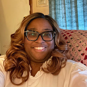 Meet your Posher, Yolanda